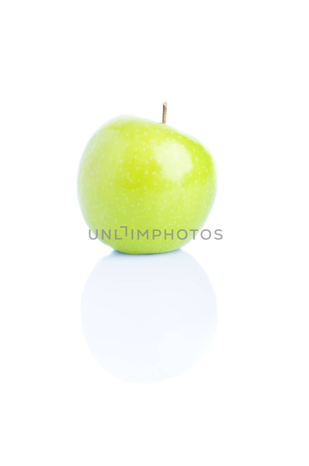 isolated green apple fuirt with white background