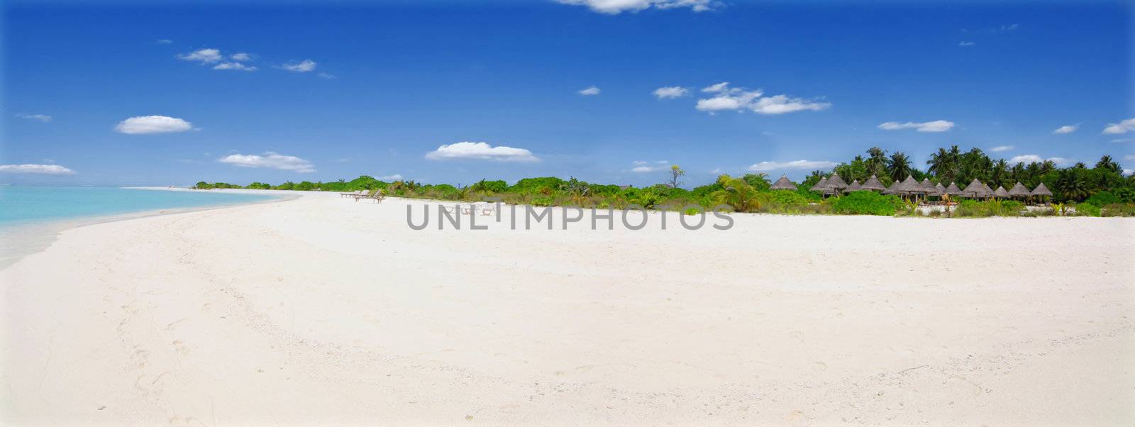 Beautiful tropical beach in the Caribbean - panorama