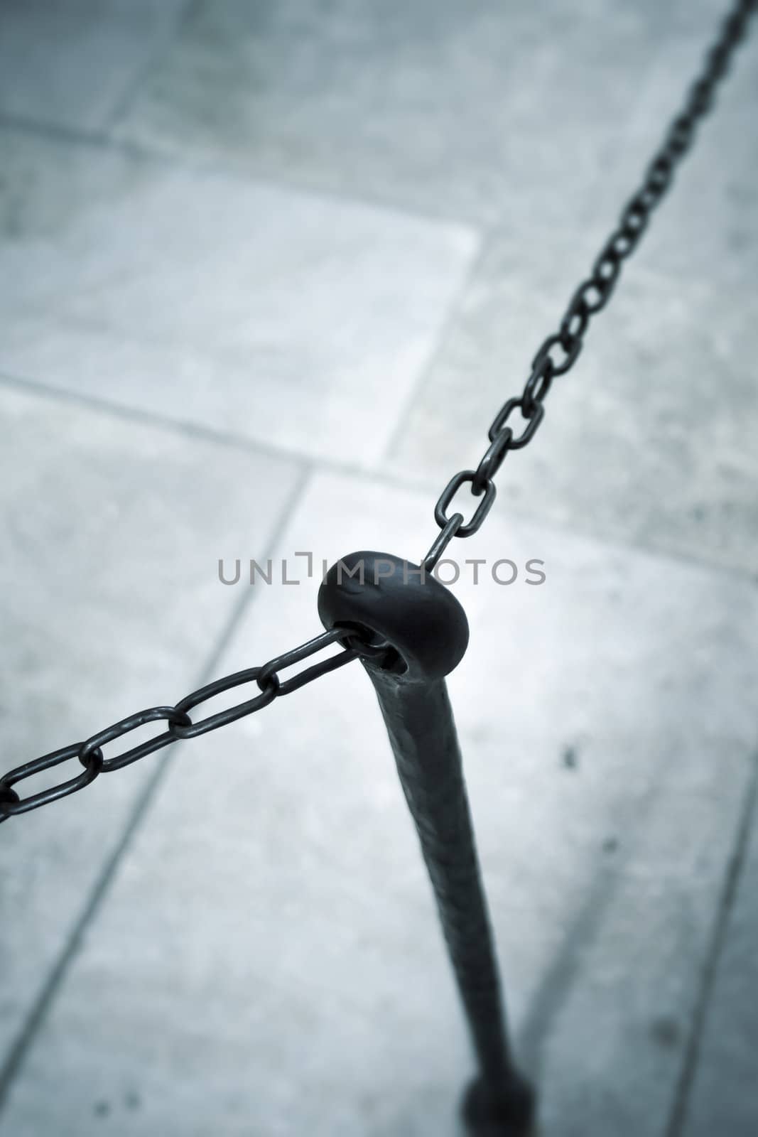 An image of a black chain background