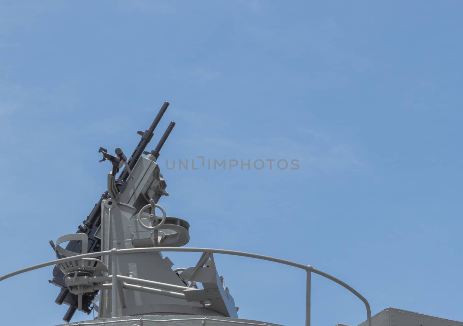 Machine gun on the battleship by punpleng