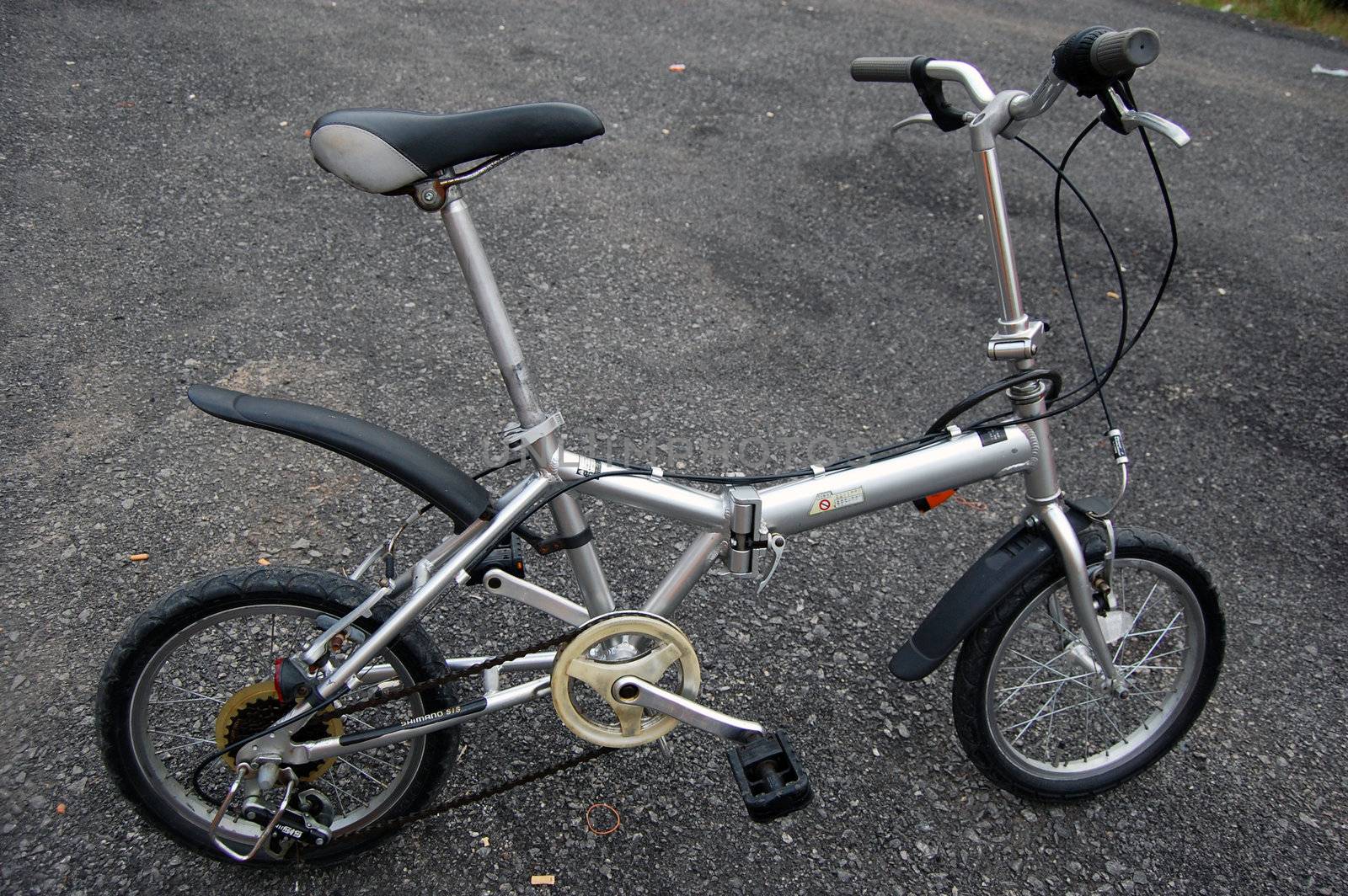 Alluminium folding bicycle with 16 inches wheels