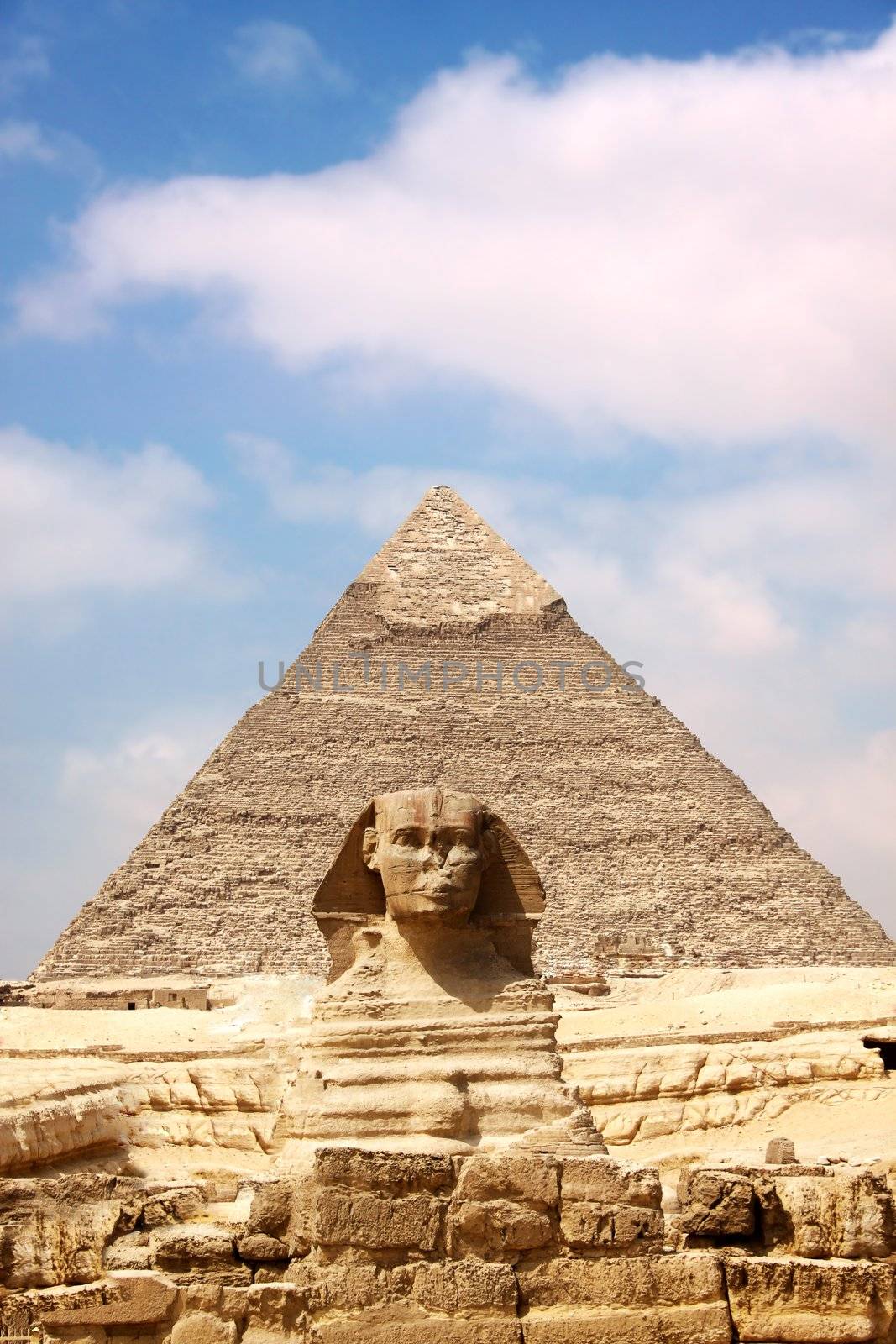 Sphinx and the Great Pyramid by bloodua