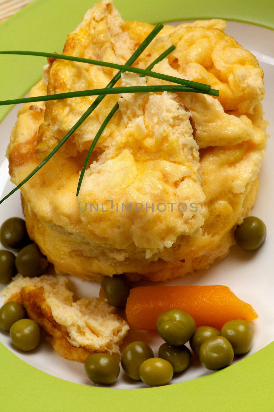 Omelet with Green Peas by zhekos