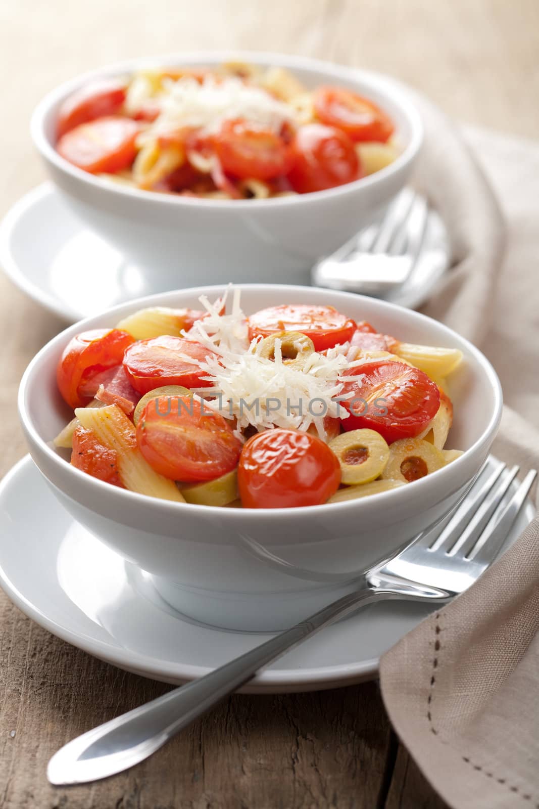 pasta with tomatoes and salami 