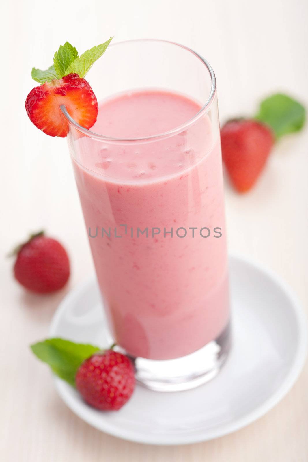 strawberry smoothie  by duskbabe