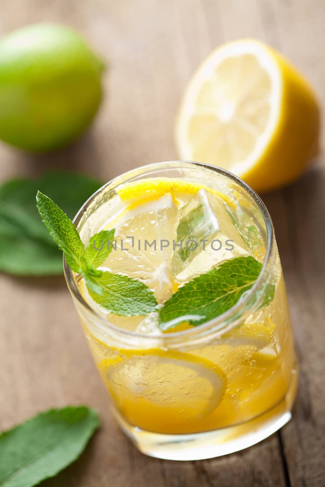 fresh lemonade by duskbabe