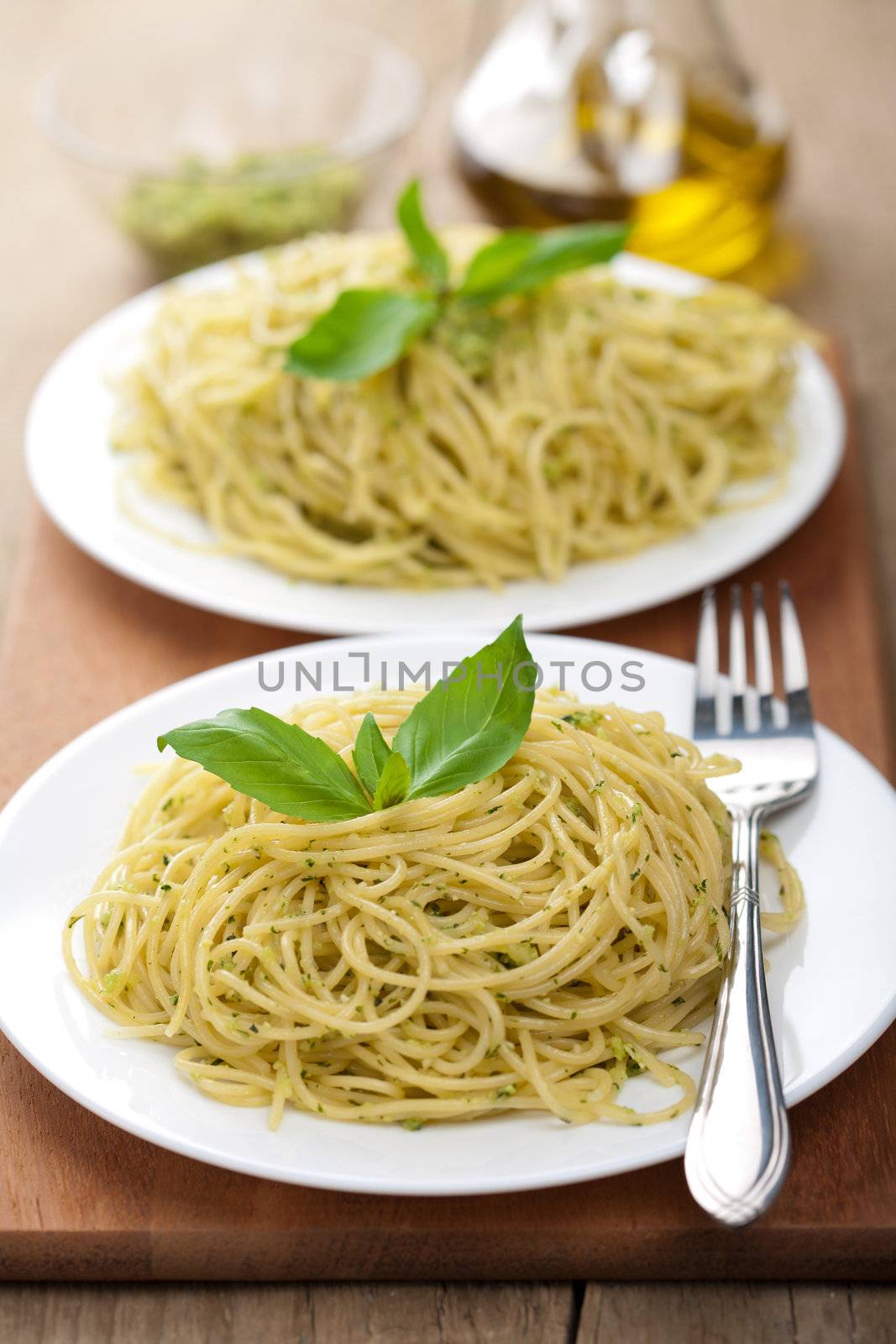 spaghetti with pesto sauce  by duskbabe