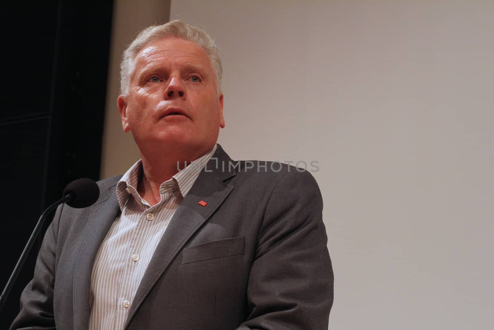 Jan Davidsen is leader of the Norwegian Union of Municipal and General Employees (Norwegian: Fagforbundet). It has a membership of 315,000 and is affiliated with the Norwegian Confederation of Trade Unions (LO).