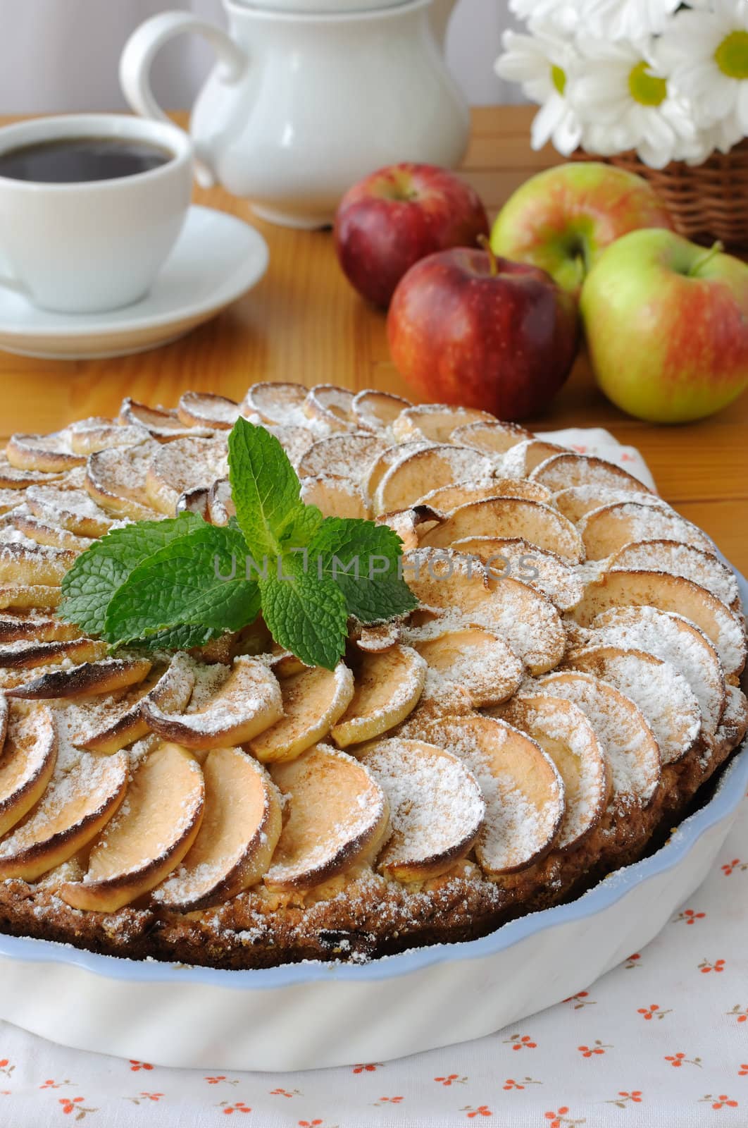 Cottage cheese and apple pie with apples and cinnamon