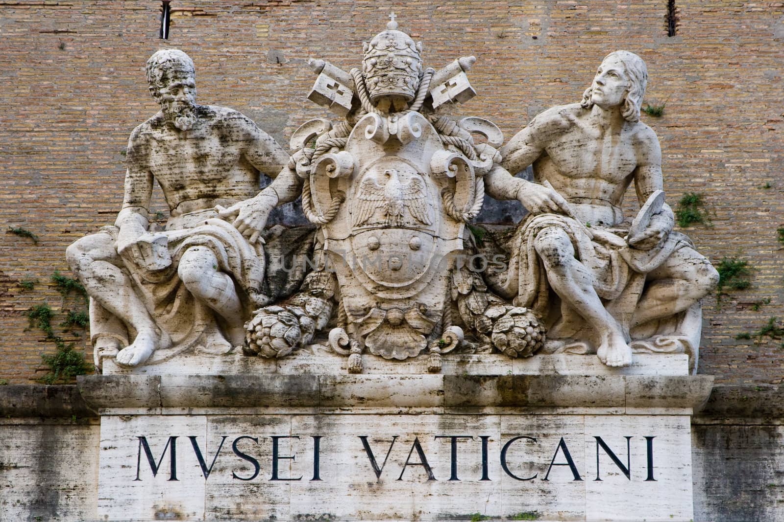 Sculpture on the Museums of Vatican by Antartis