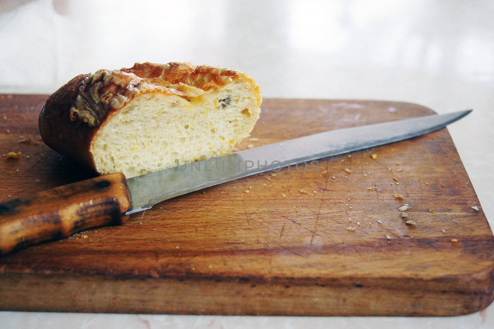 Bread and knife on the board







SONY DSC