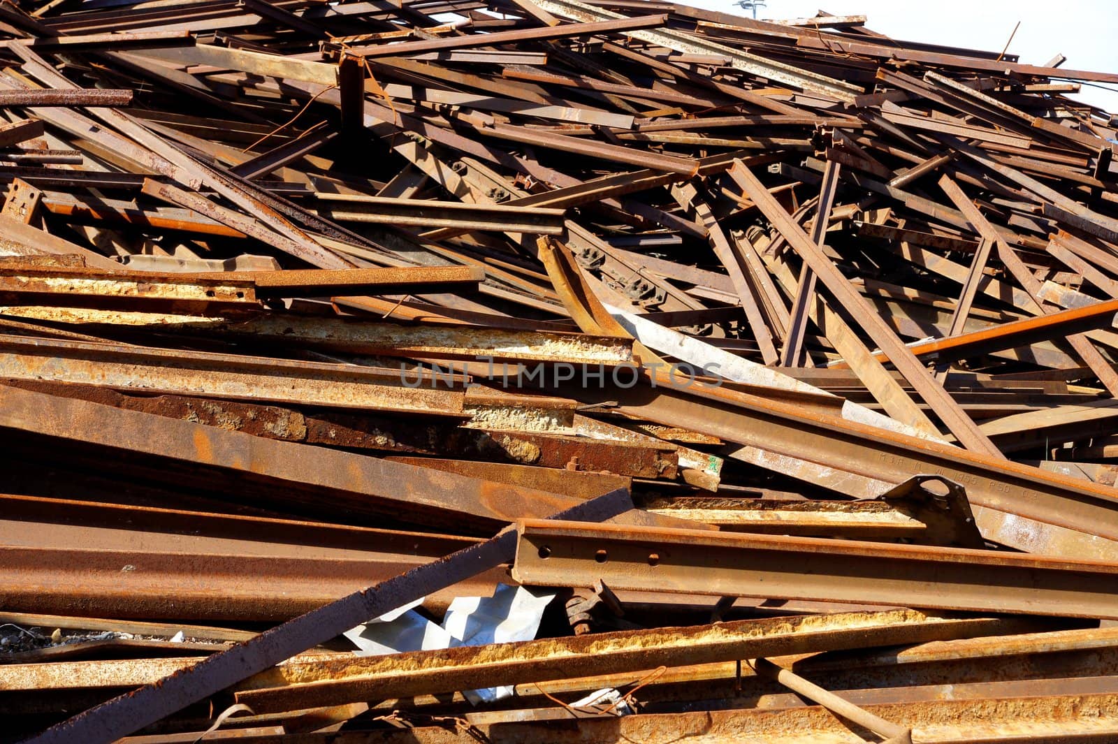 Greater mountain of old rusty scrap metal