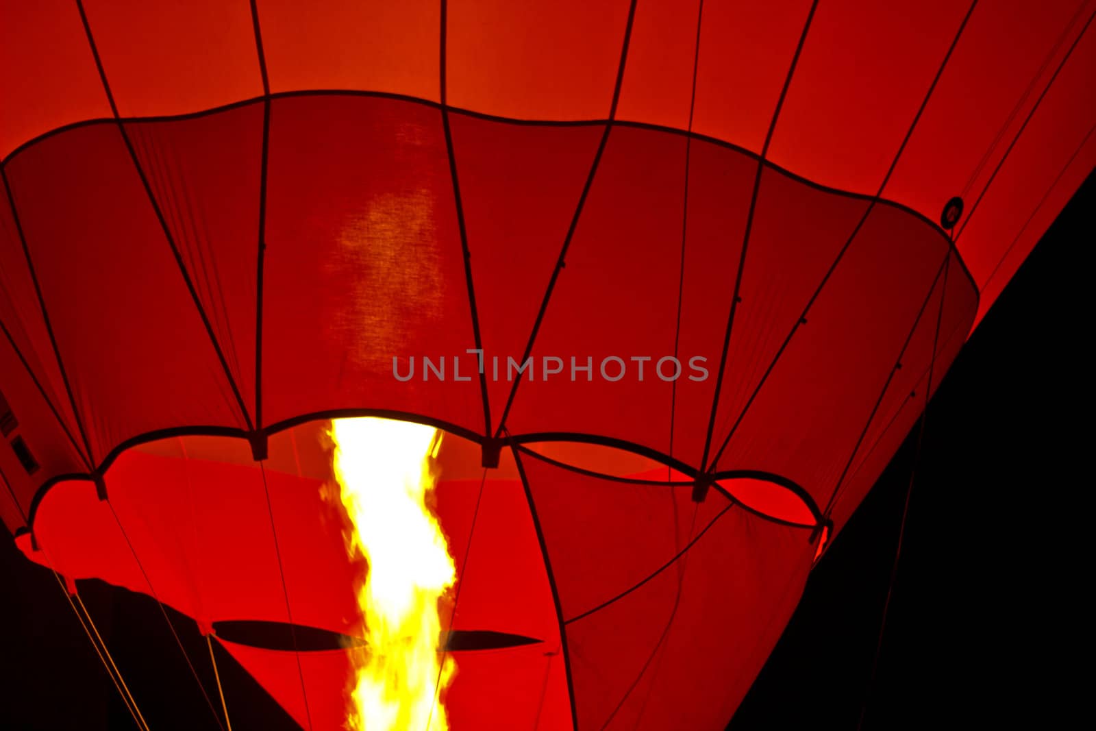 hot air balloon by metrue