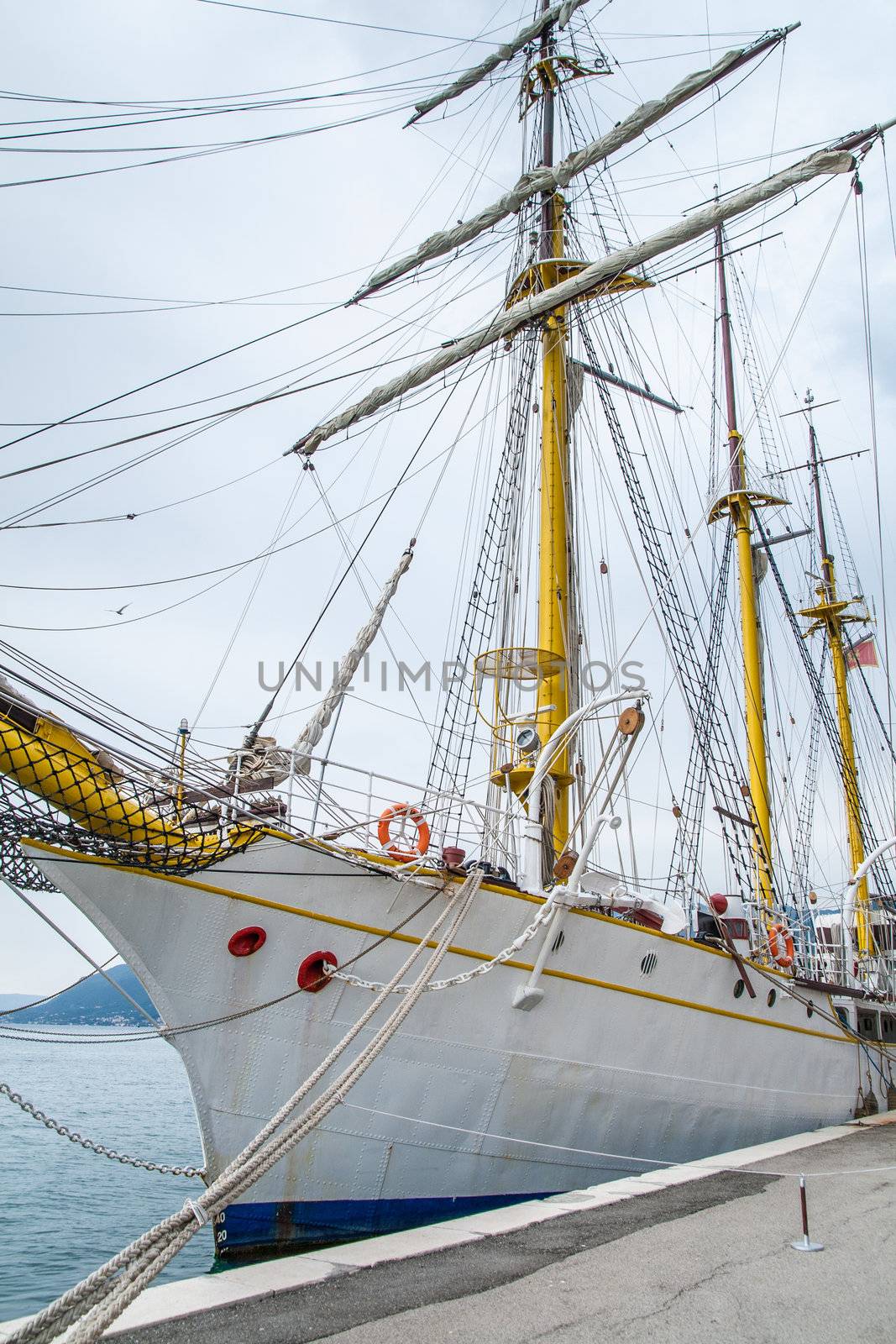 passenger sailing boat  by gilmanshin