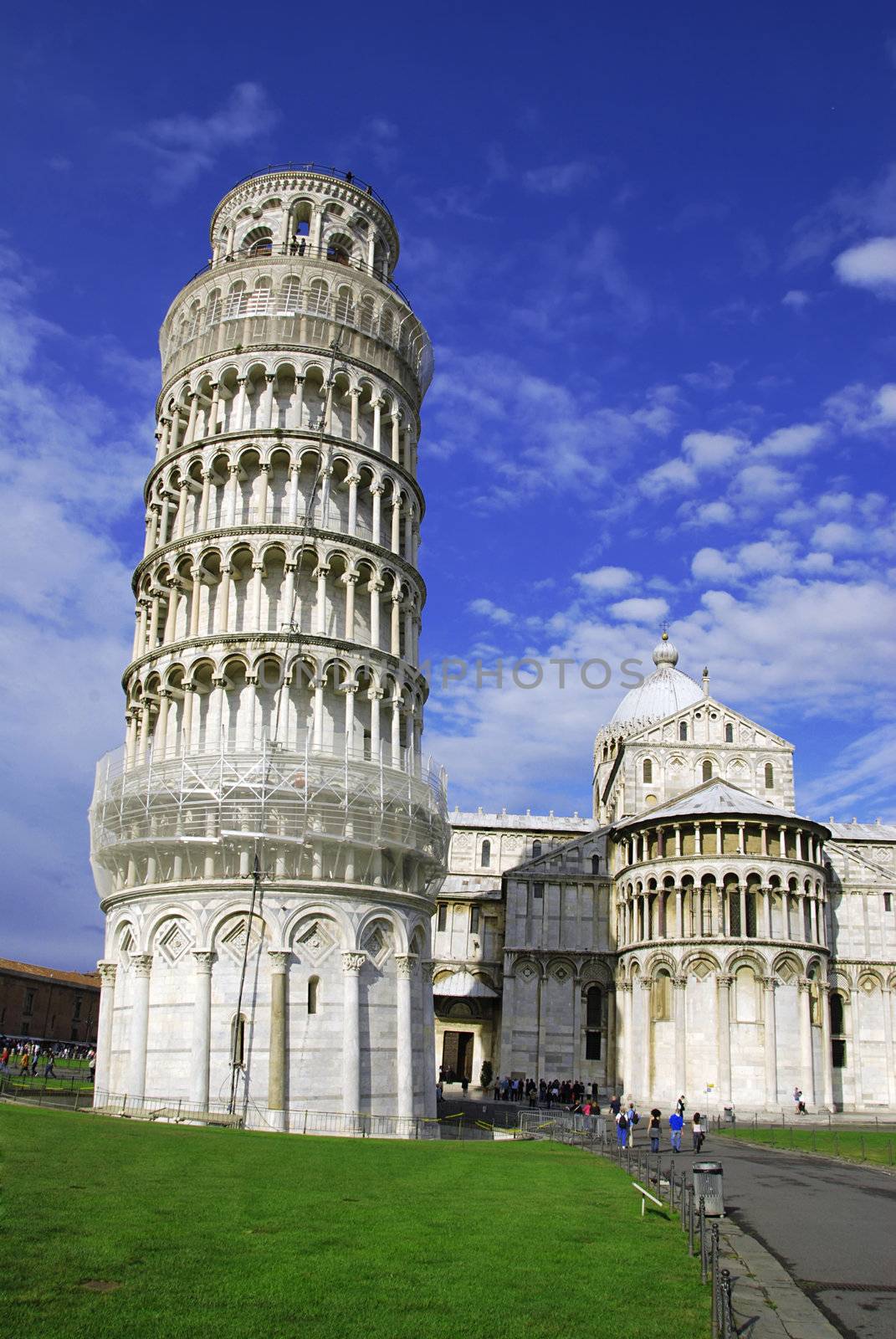 Pisa tower and cathedral by fyletto