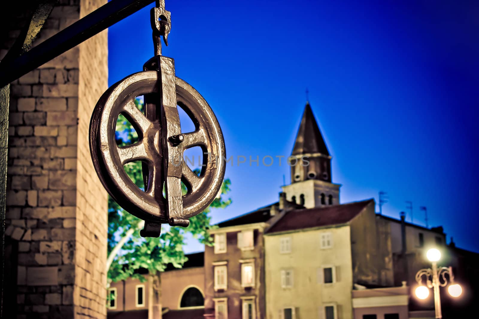 Five wells square pulley in Zadar by xbrchx