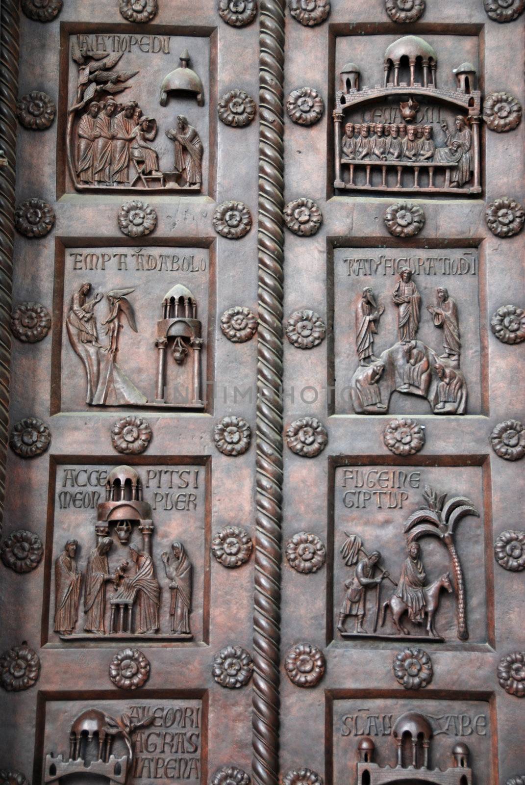 Bronze Door by fyletto