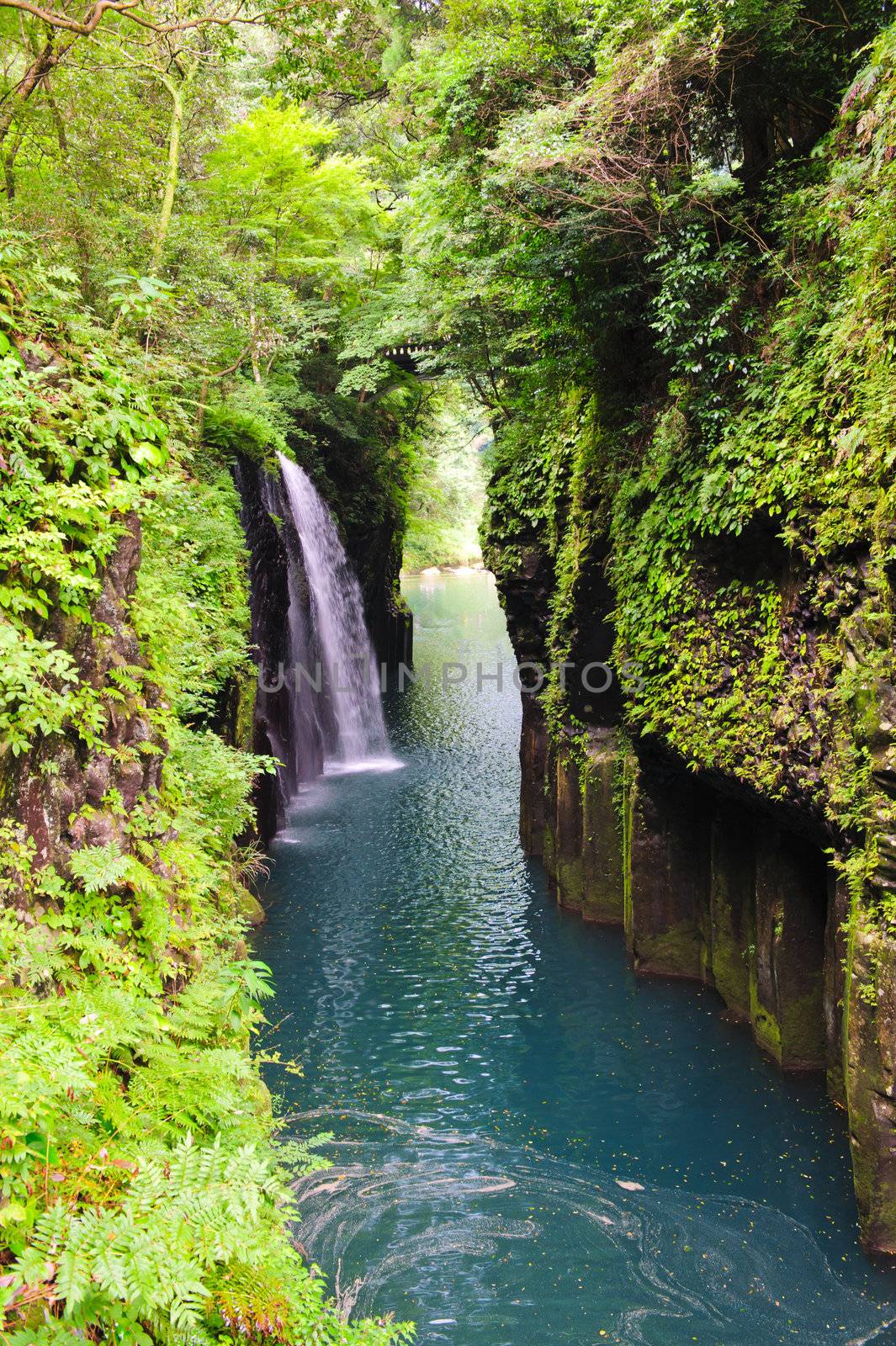 Takachiho gorge by fyletto