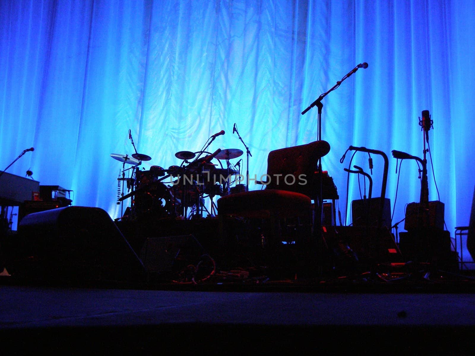 FLORENCE, SEPTEMBER 1ST: Leonard Cohen sings in front of a big audience for his only Italian date of the tour in Florence, piazza Santa Croce on September 1st, 2010.