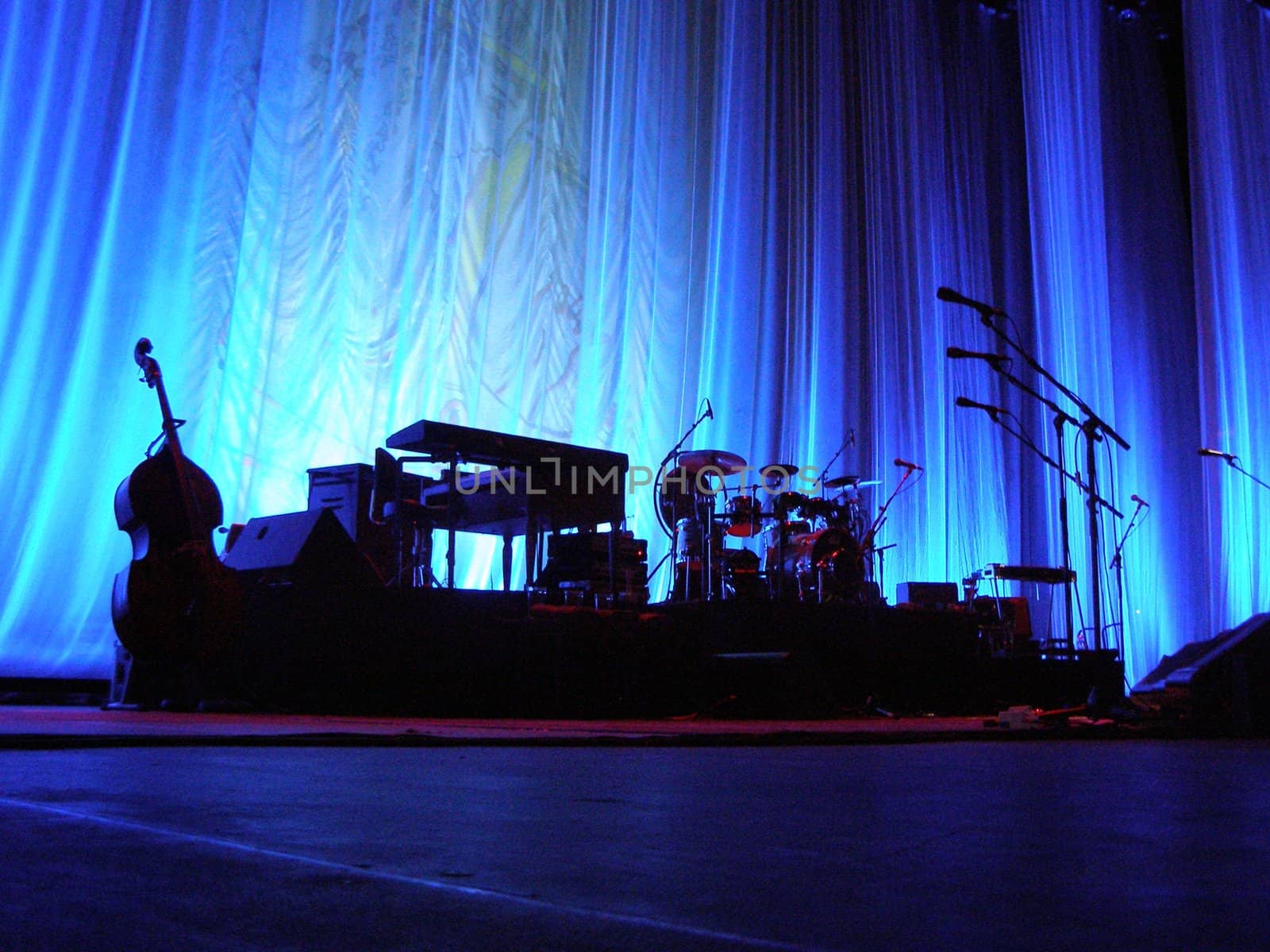 FLORENCE, SEPTEMBER 1ST: Leonard Cohen sings in front of a big audience for his only Italian date of the tour in Florence, piazza Santa Croce on September 1st, 2010.