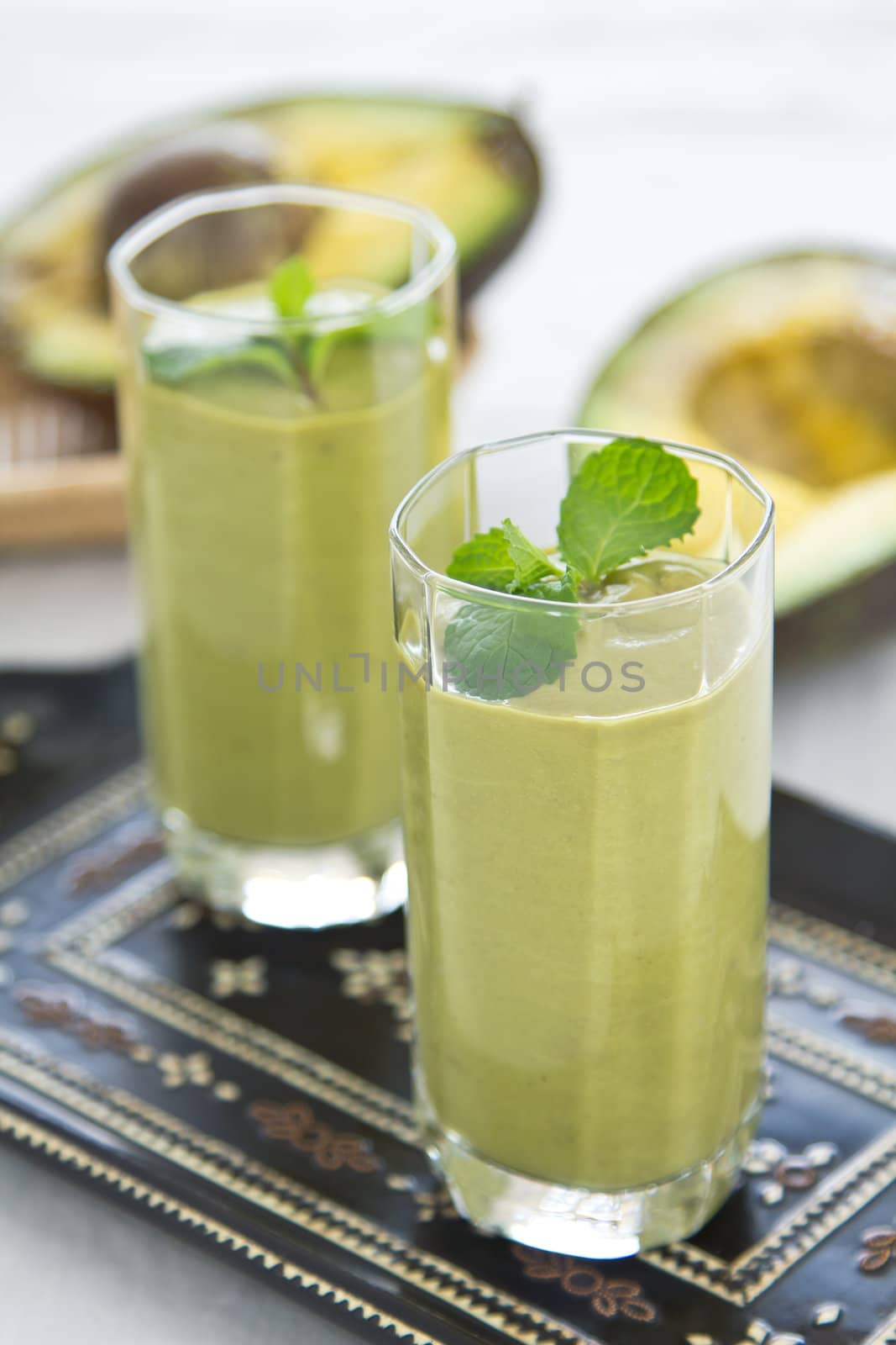 Avocado smoothie by vanillaechoes