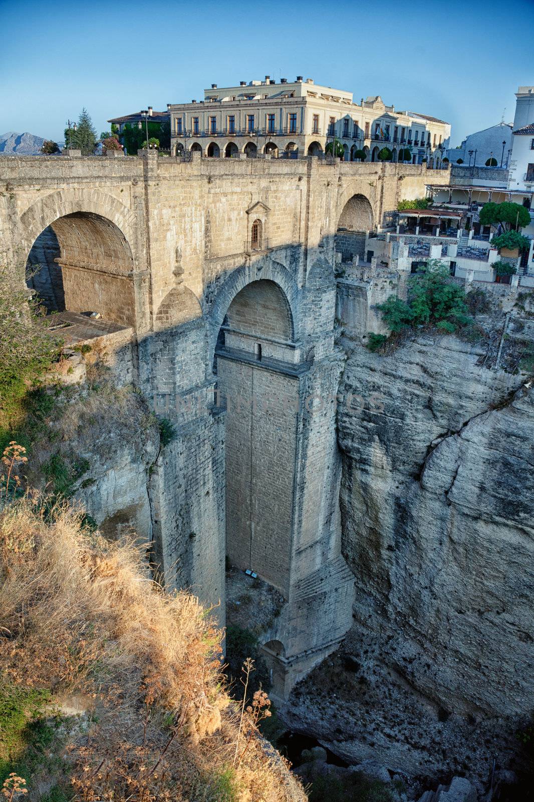 Bridge in Ronda by vicnt