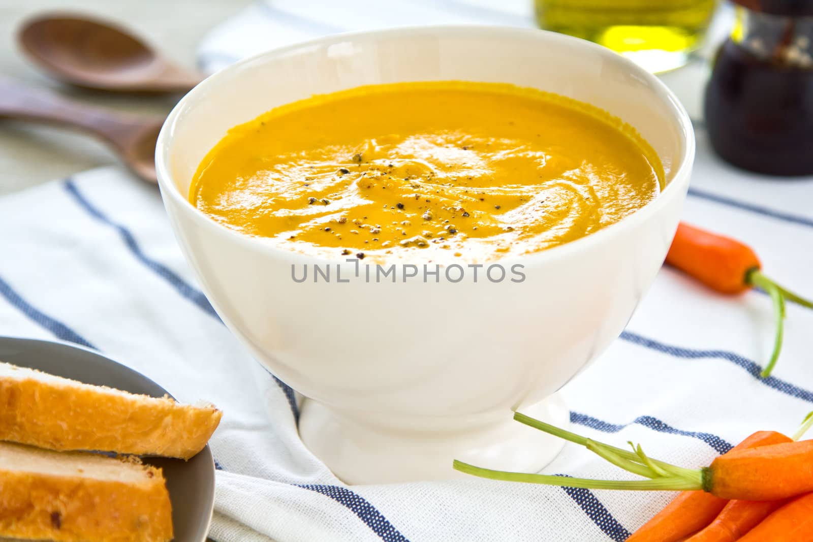 Carrot soup by vanillaechoes