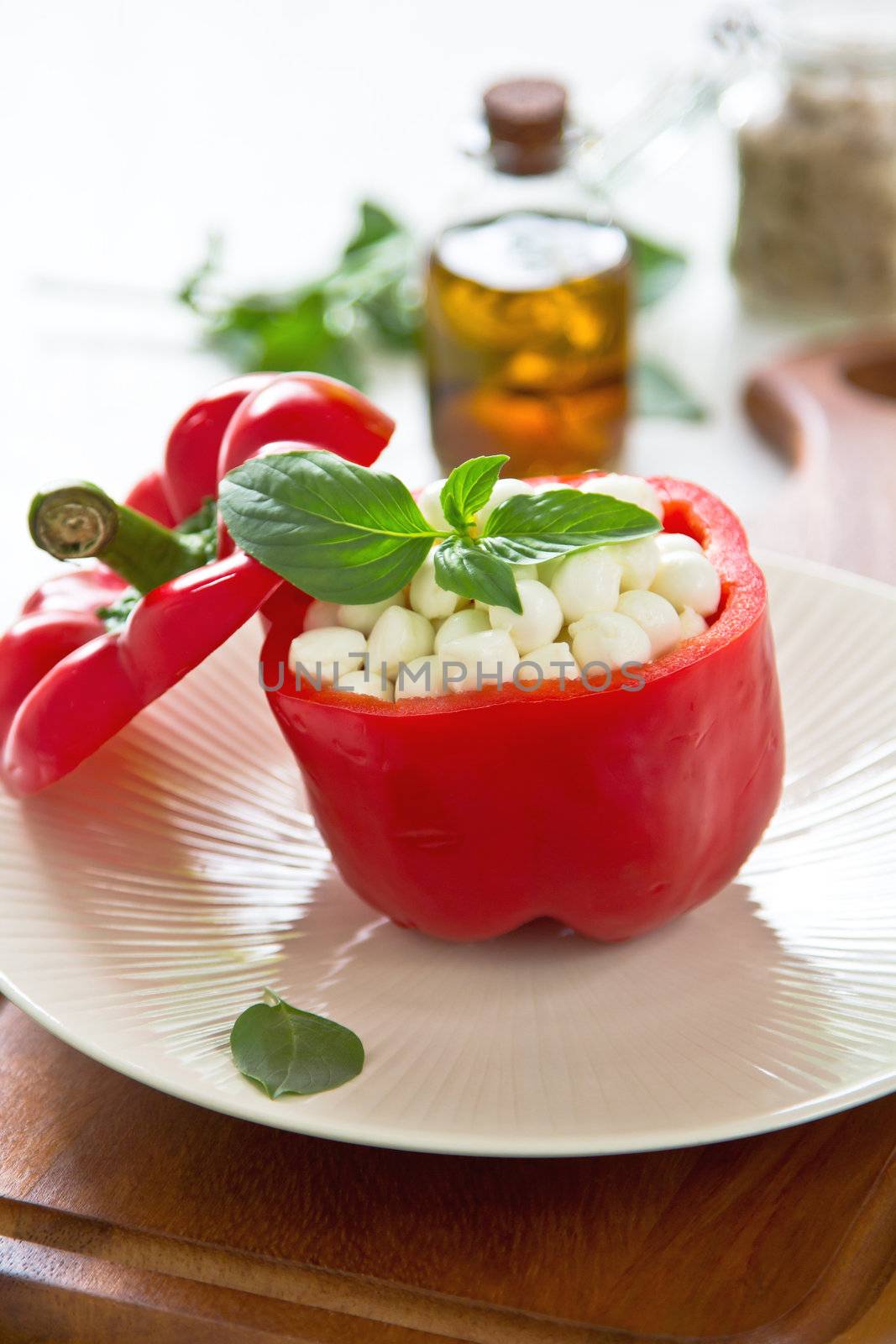 Pearl Mozzarella in Red pepper by vanillaechoes