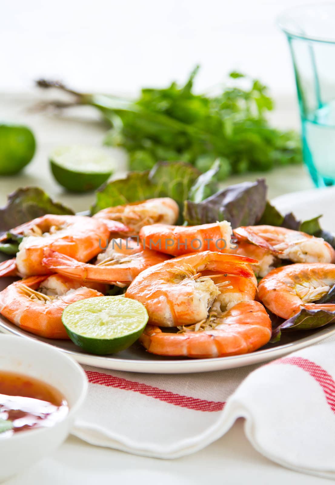 Steamed prawn with Thai sweet chilli sauce by vanillaechoes