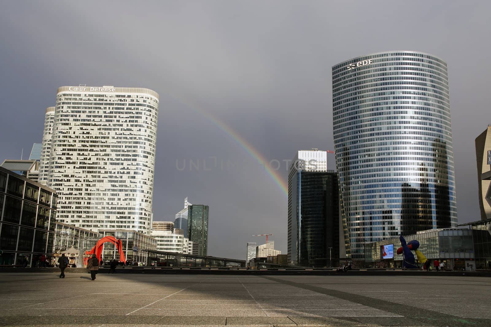 Rainbow under the city by macintox