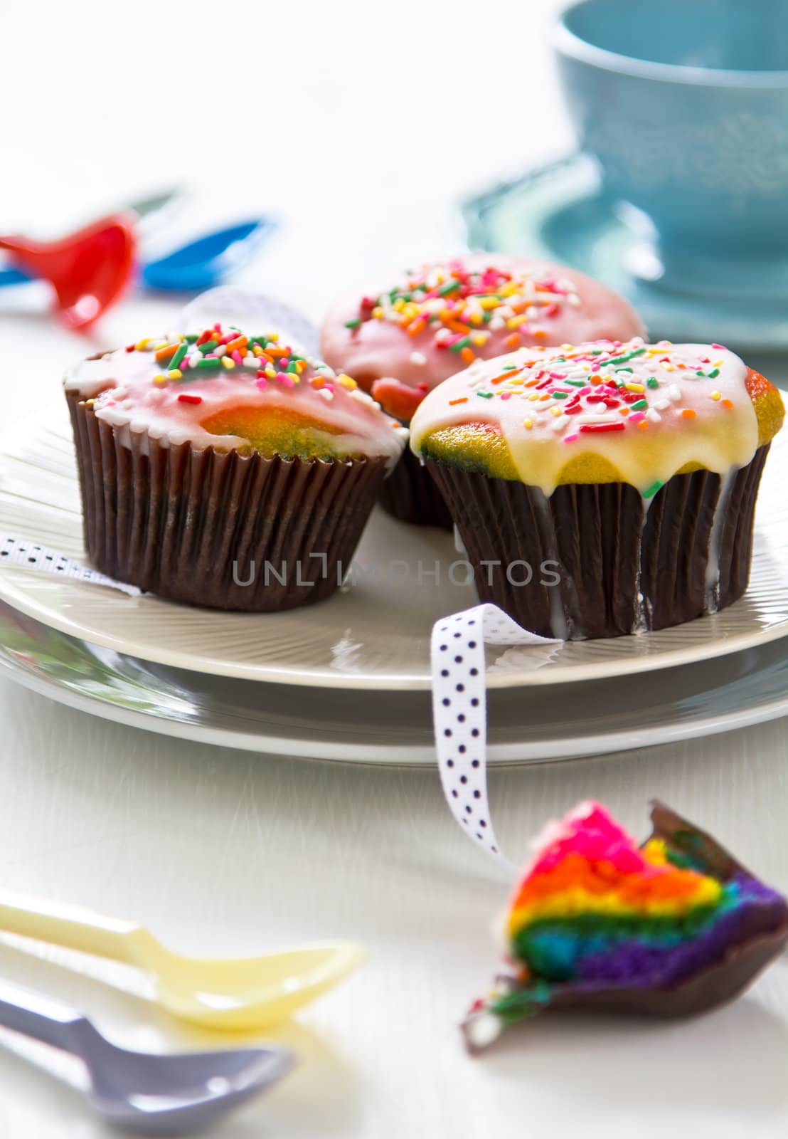 Rainbow cupcake by vanillaechoes