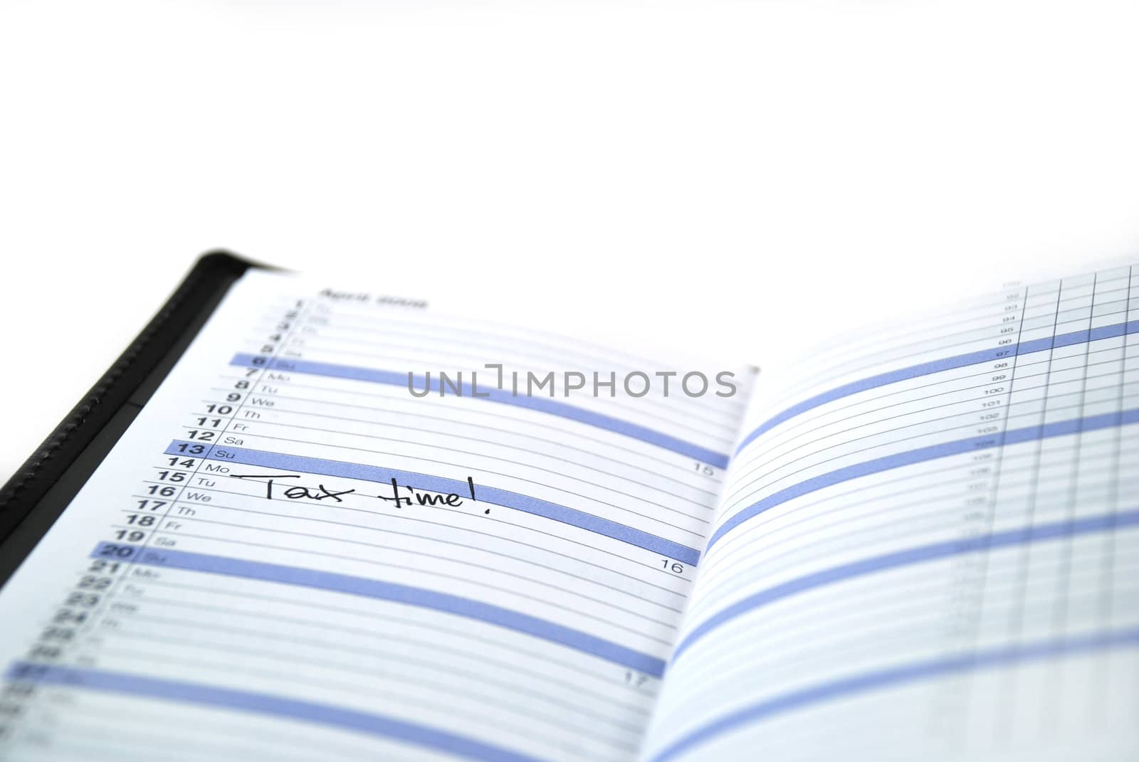 daily planner with appointment for doing taxes