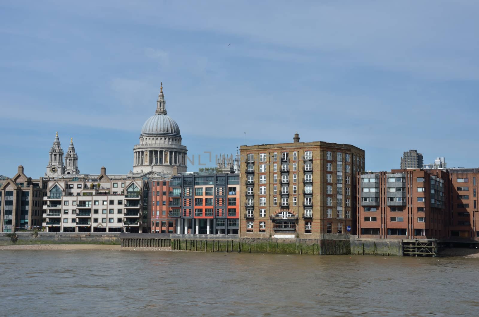 Thames in city from south