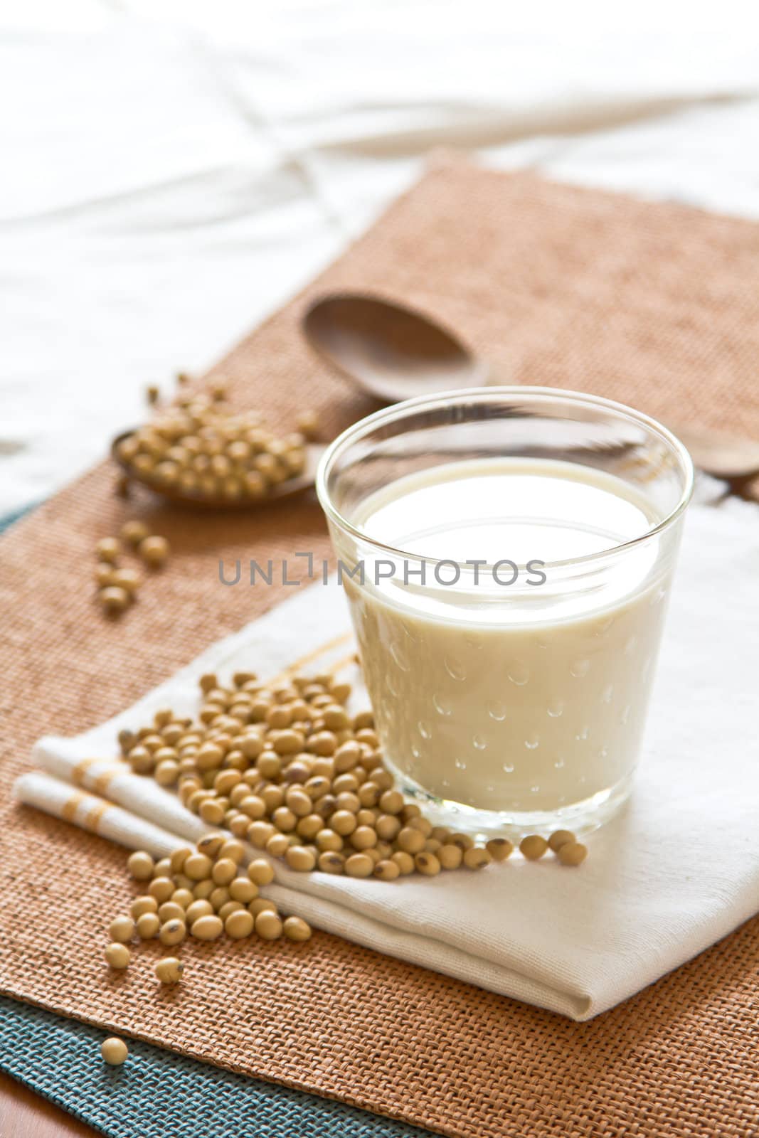 Soy milk [Soya milk] by vanillaechoes