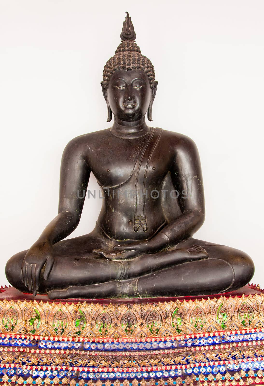 Buddha by iroomm