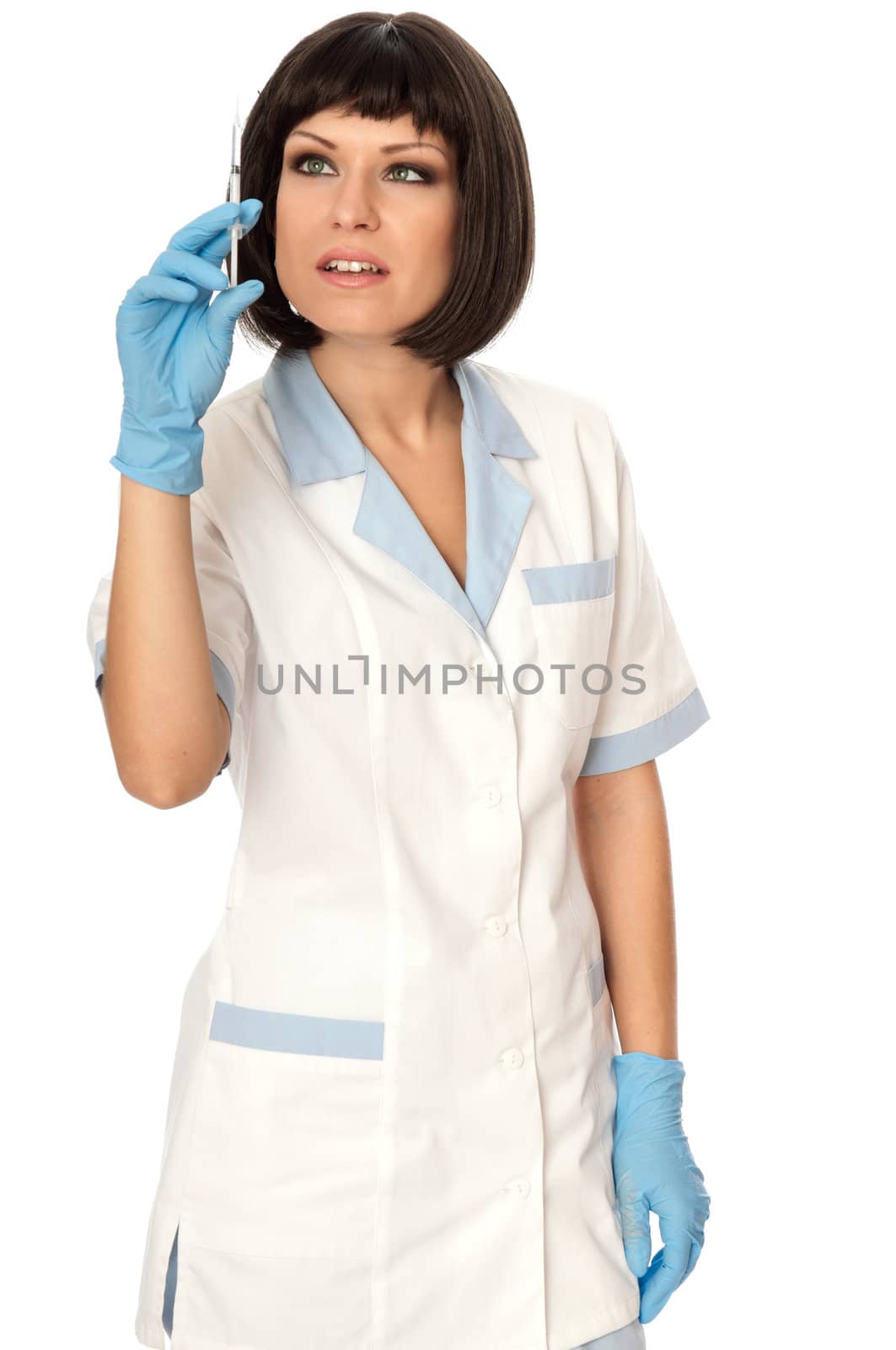 doctor holding a syringe in the hand for making insulin injections