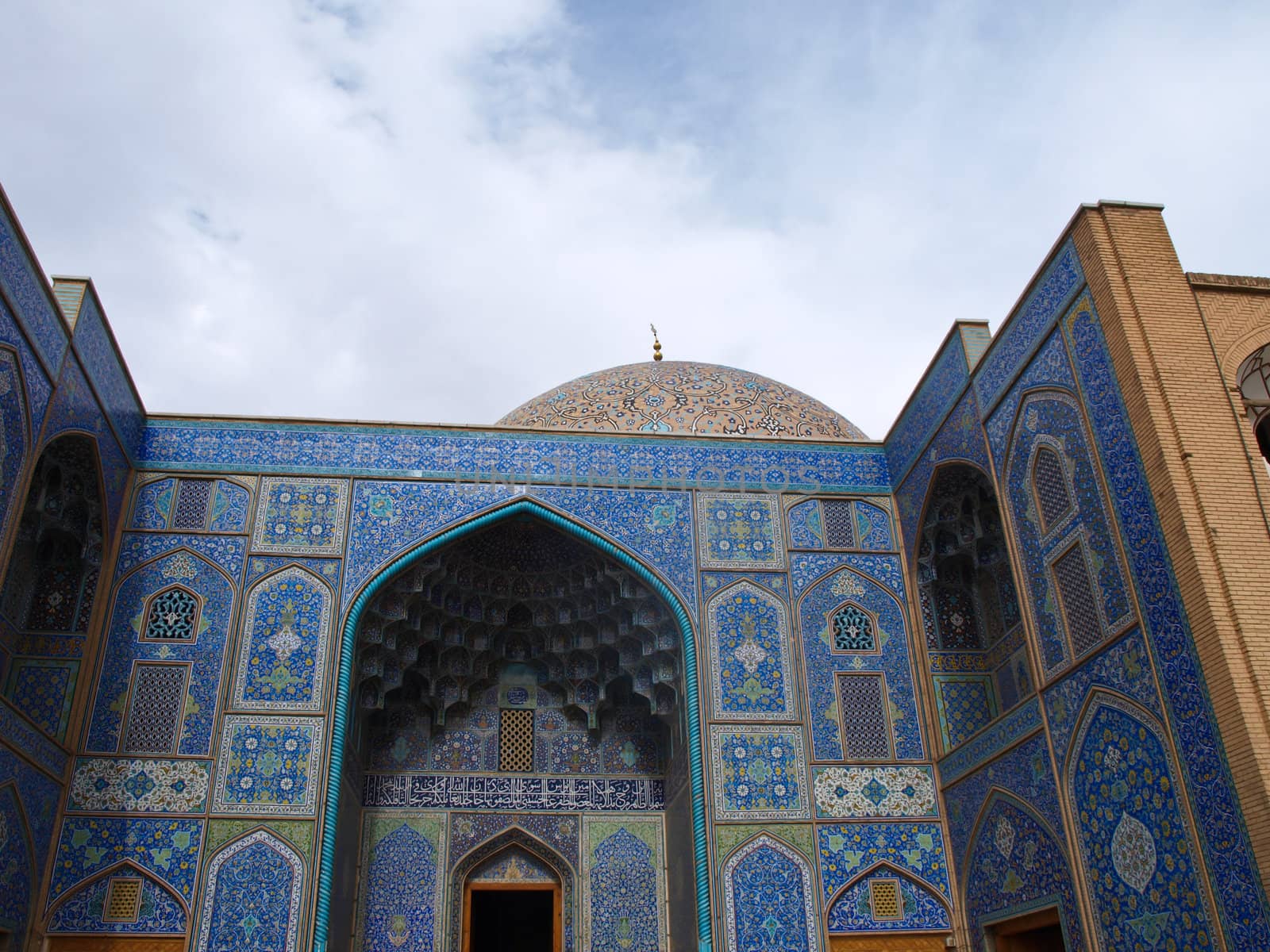 Sheikh Lotf Allah Mosque entrance in Naghsh-i Jahan Square, Isfa by gururugu