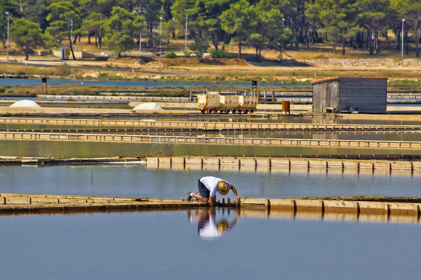 Salt evaporation ponds, production plant in Nin by xbrchx