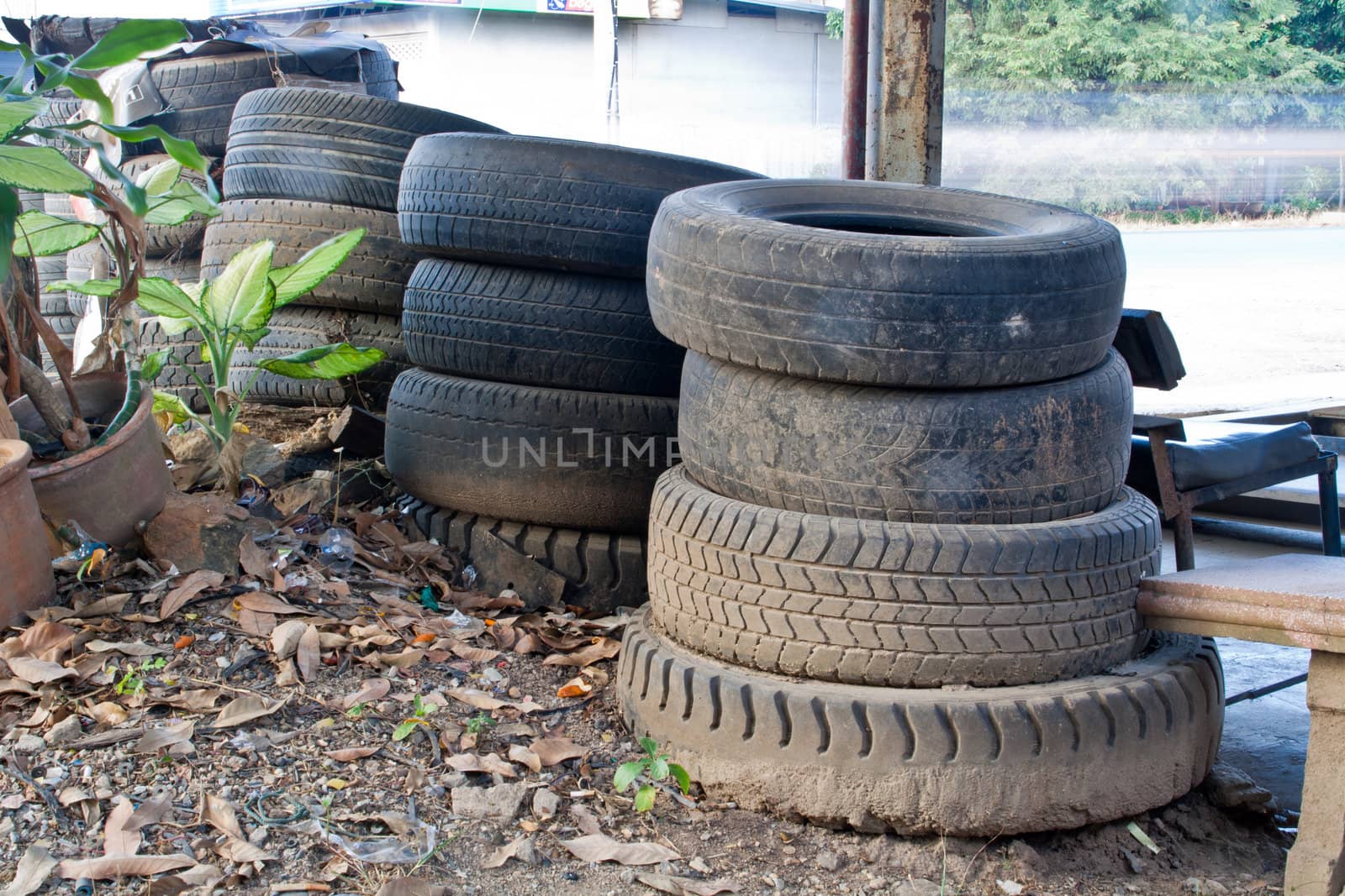 Pile of old tires. Tires used. Cars, trucks.