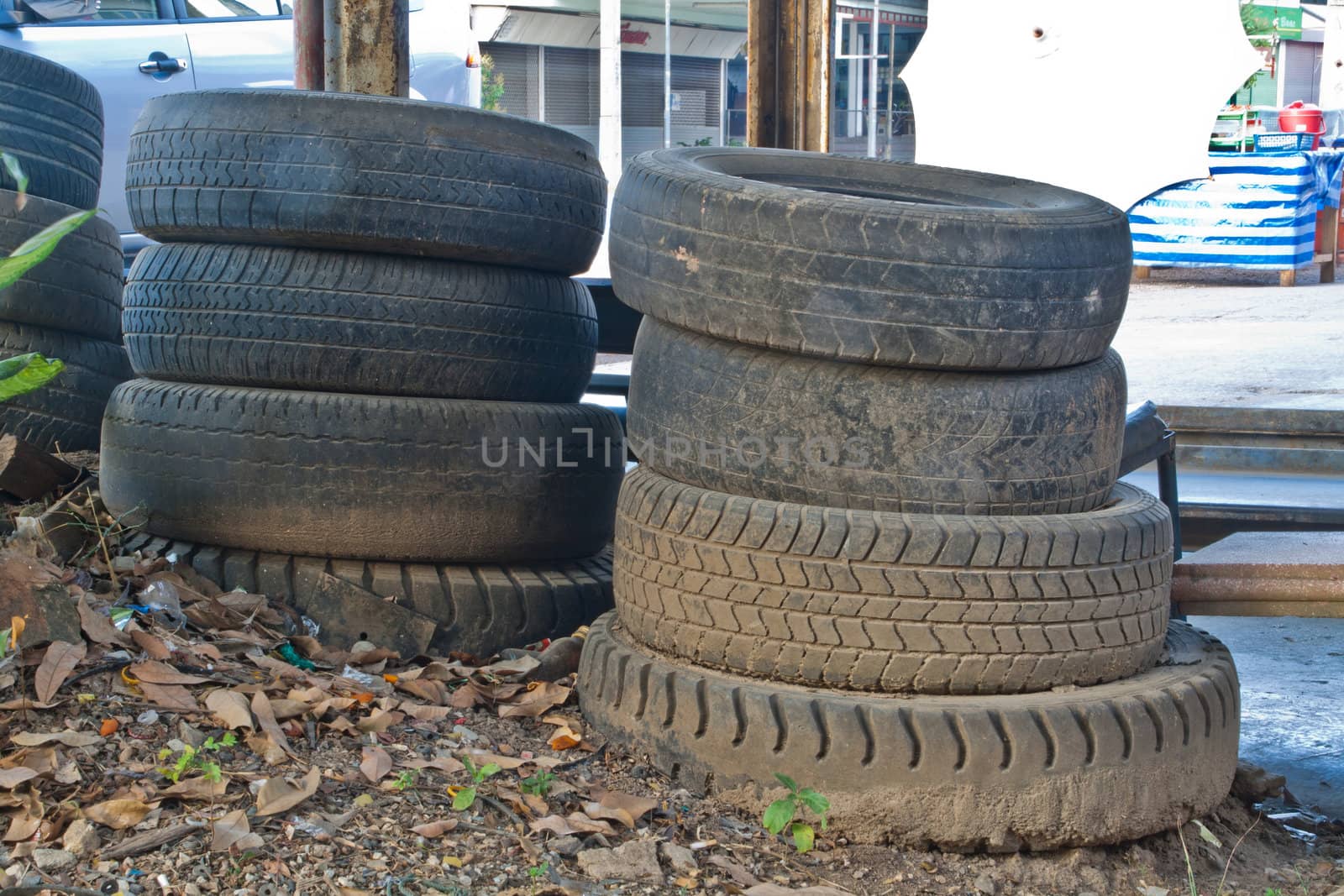 Pile of old tires. Tires used. Cars, trucks.