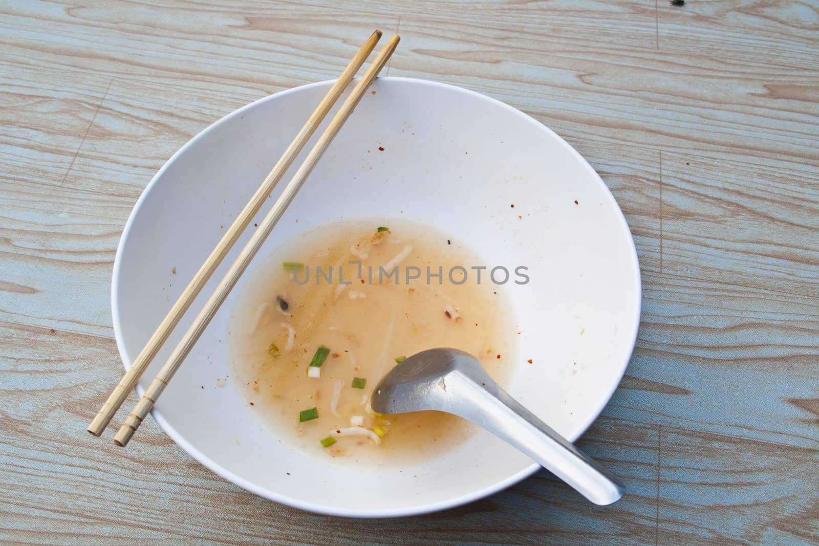 Noodle bowls are empty. Before have fish noodle but noodle delicious it is not.