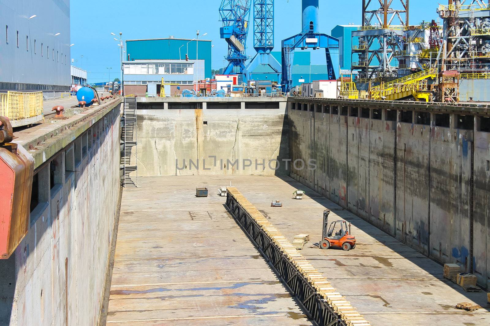 Preparation of dry dock for acceptance the ship