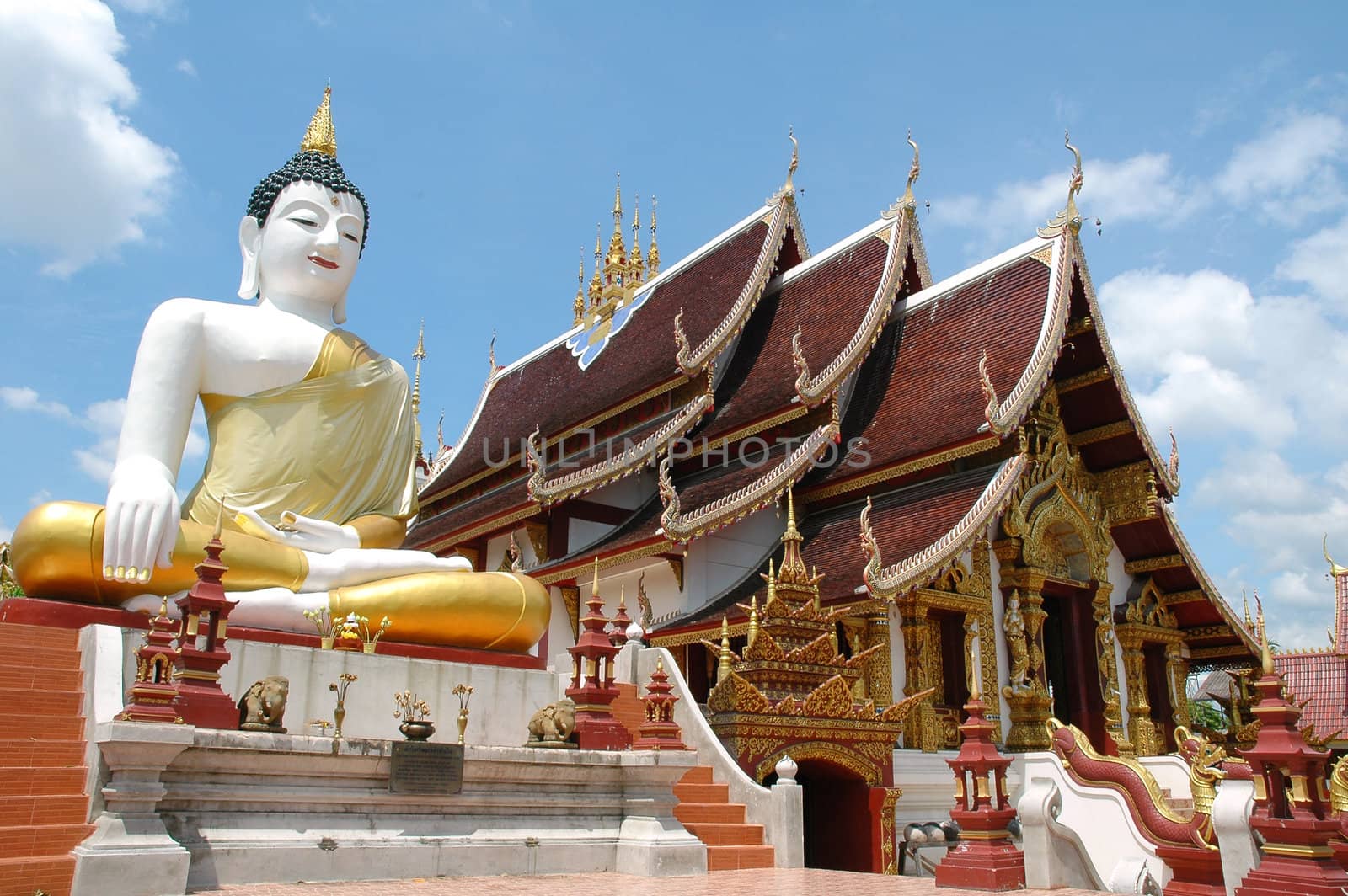 lord buddha statue