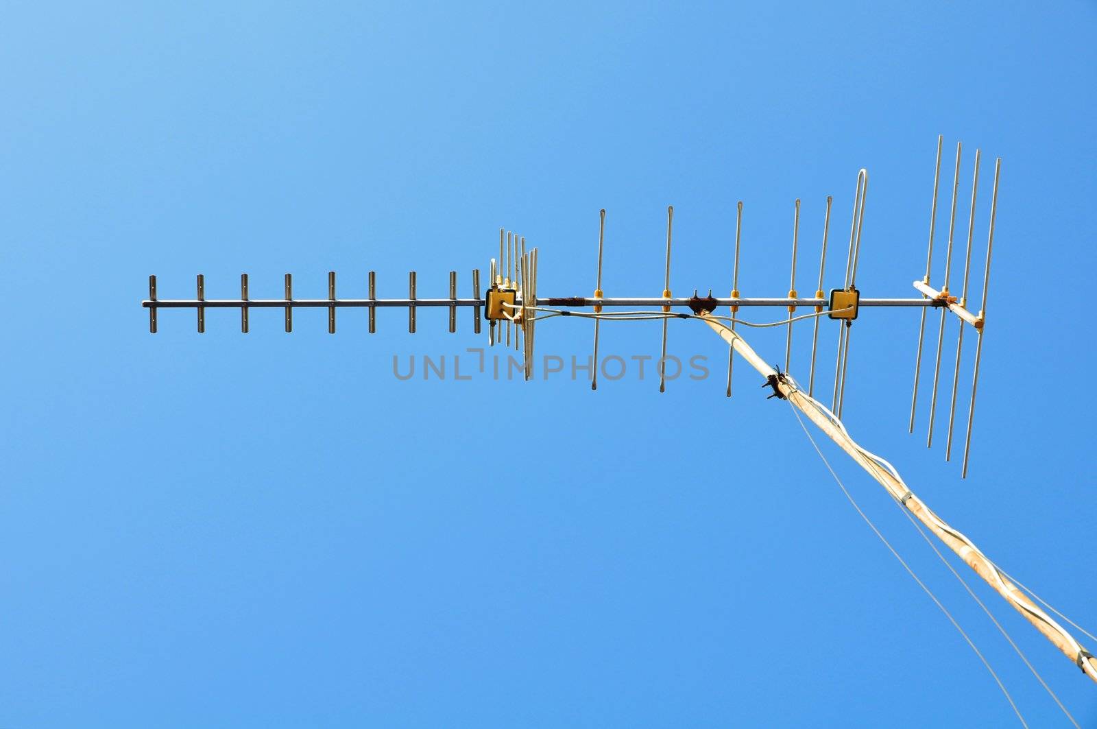 antenna on blue sky







antenna