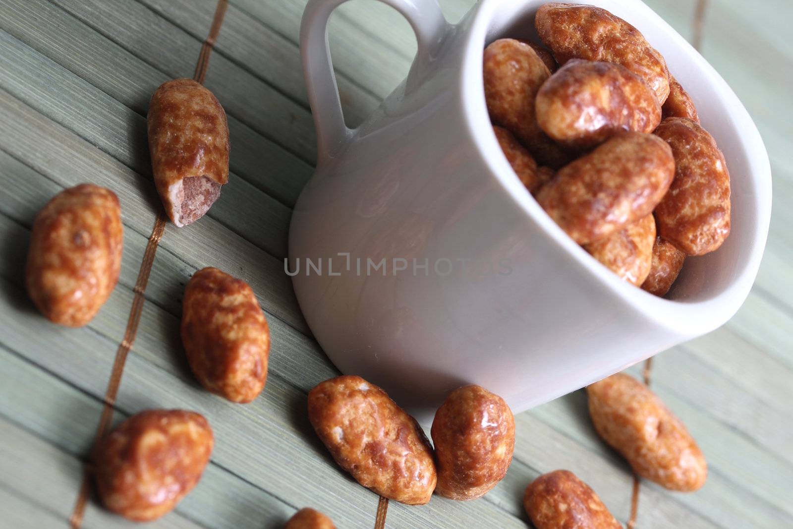 roasted almonds