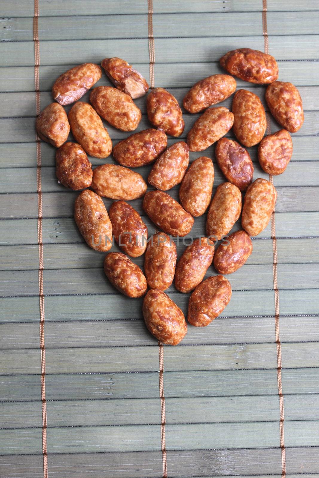 roasted almonds heart