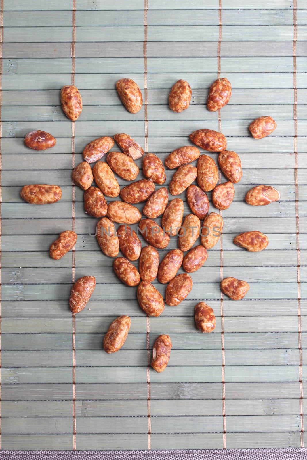 roasted almonds heart