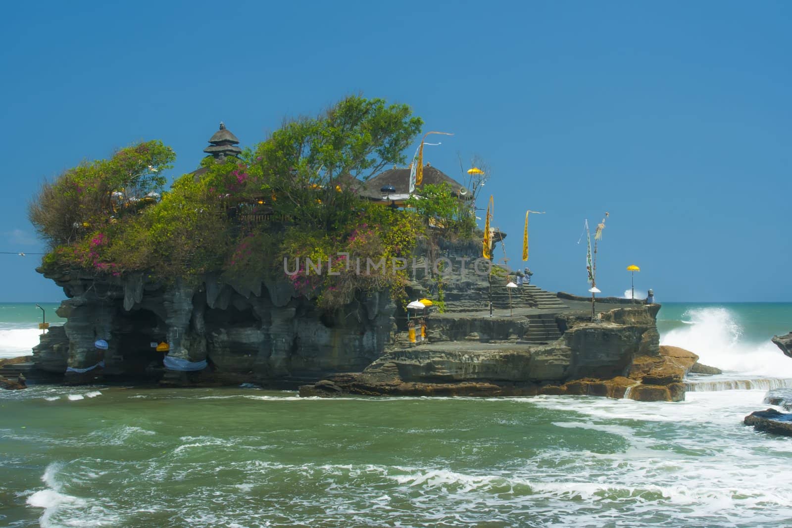  Tanah Lot and waves. by GNNick