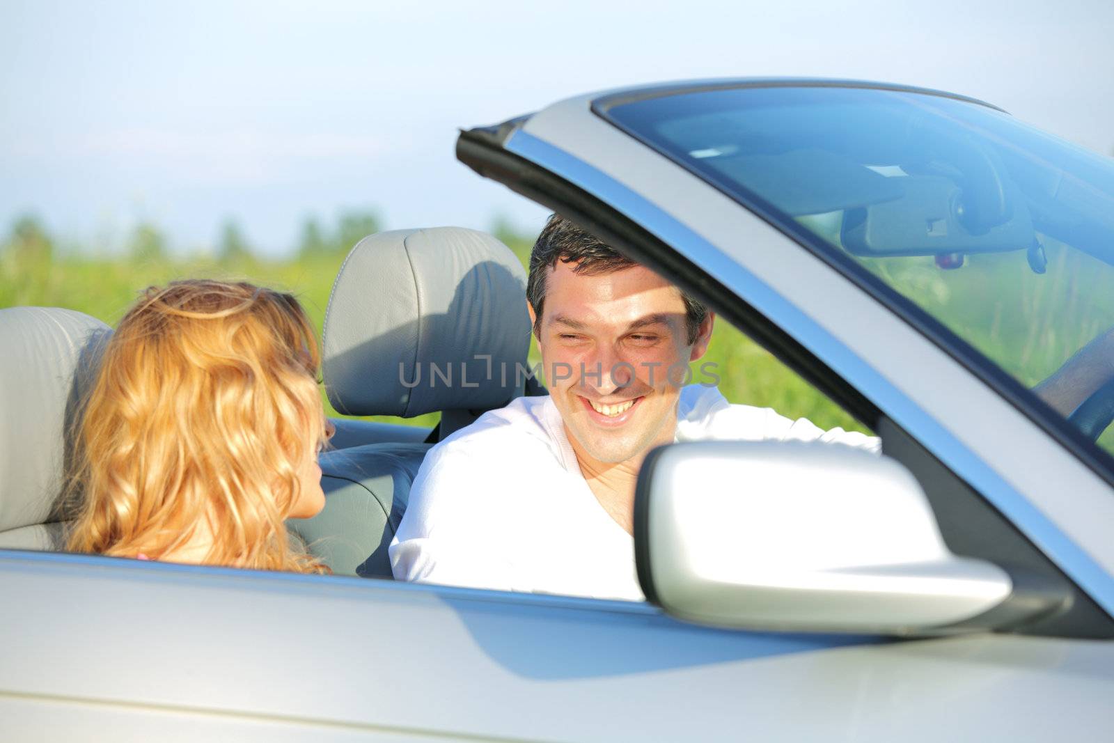 funey friends in dance car