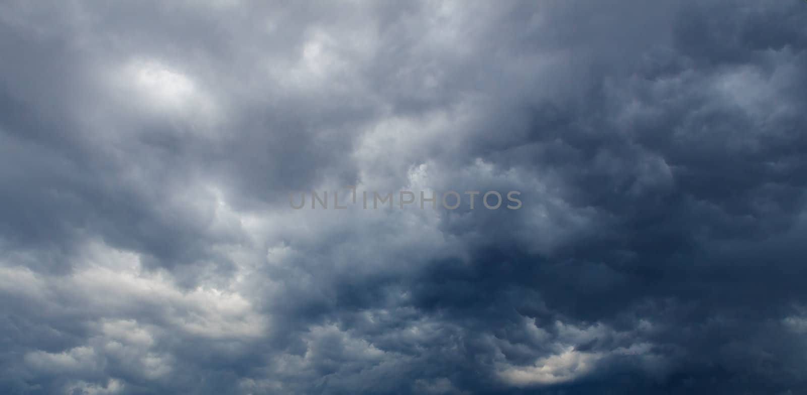 Dark clouds before thunderstorm by punpleng